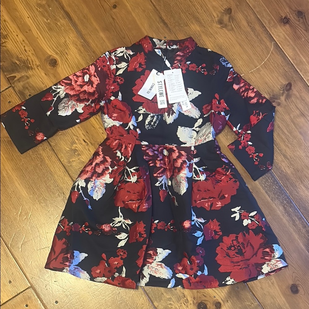 STYLEWE Cyanine Sea Elegant Black Mini Dress with Red Floral Accents M